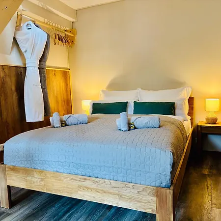 Aycatcherhomes - Mira I Old Town I 3br Loft I 9 Guests *