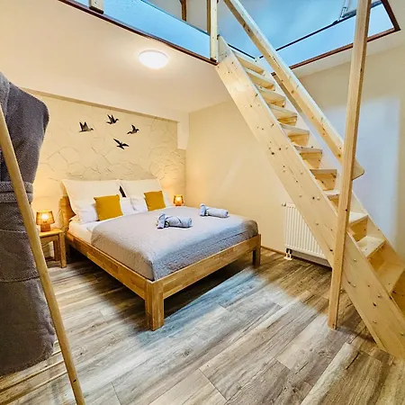 Aycatcherhomes - Mira I Old Town I 3br Loft I 9 Guests