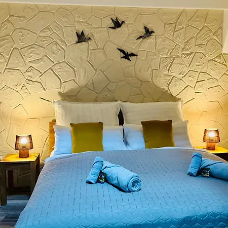 Aycatcherhomes - Mira I Old Town I 3br Loft I 9 Guests